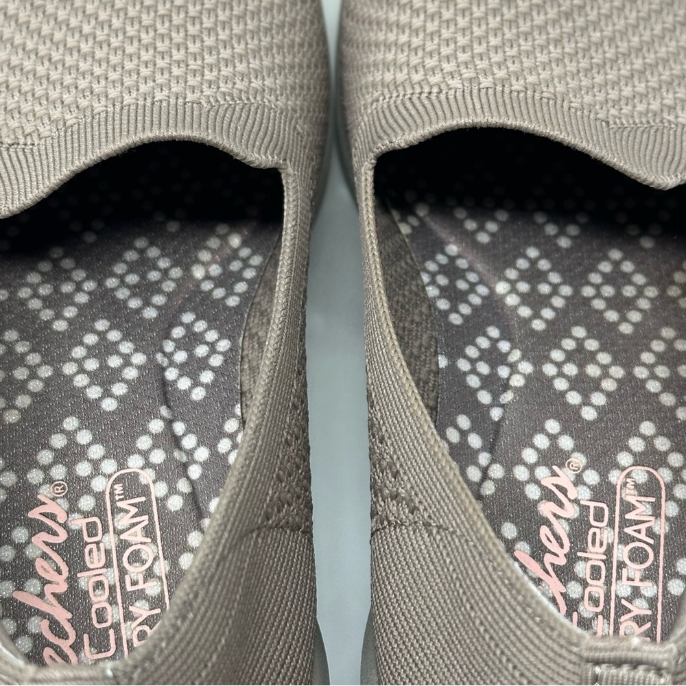 Skechers Arya - Clear Skies Taupe Tan Slip On Memory Foam Sneakers Womens 9 - Picture 7 of 9